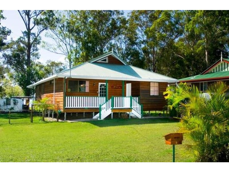 9 Attunga Street, Macleay Island QLD 4184