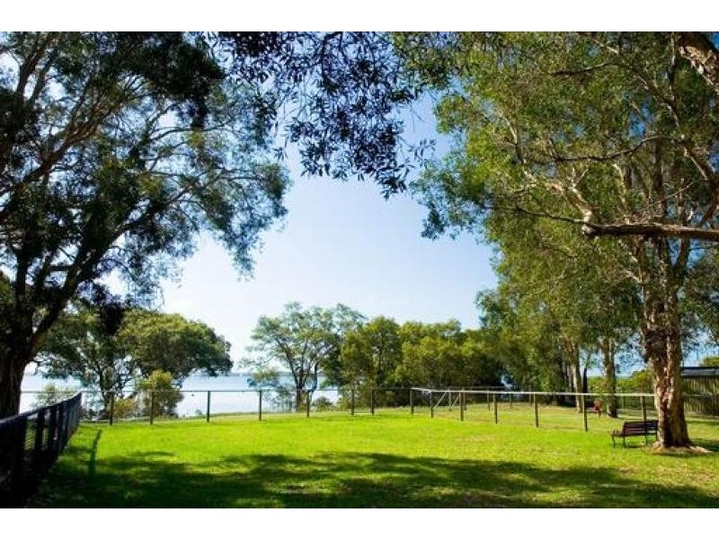 9 Attunga Street, Macleay Island QLD 4184