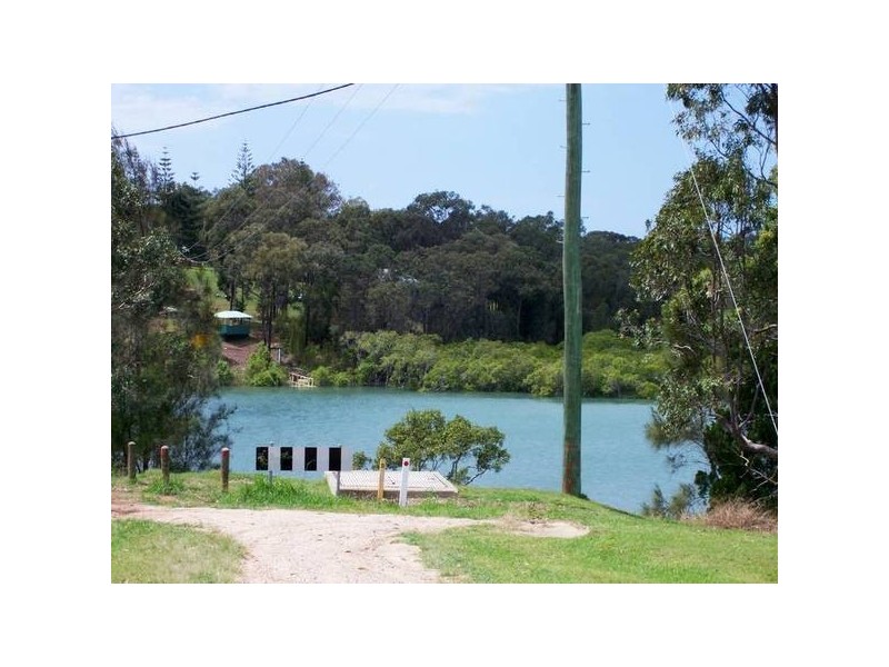 18 Cressy Street, Macleay Island QLD 4184
