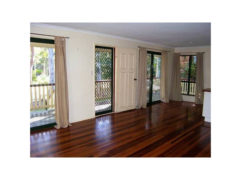 13 Derwent Street, Macleay Island QLD 4184