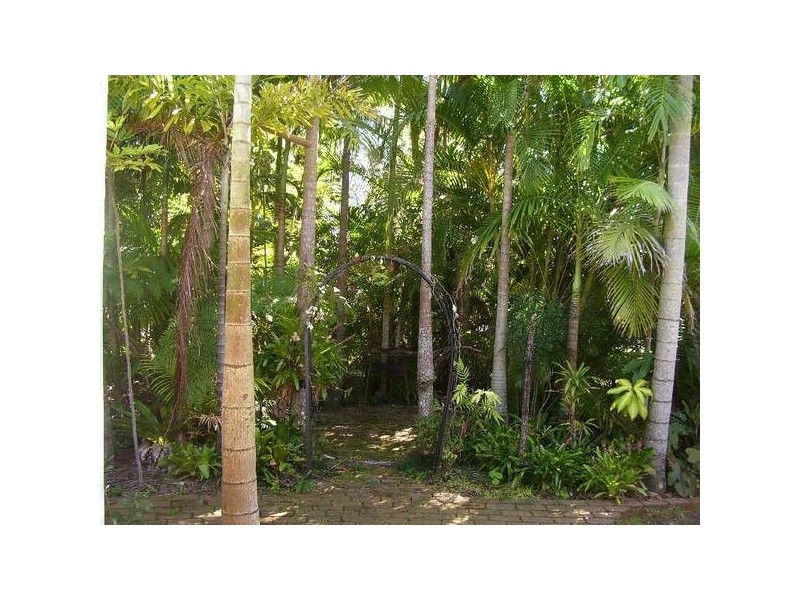 181 High Central Road, Macleay Island QLD 4184