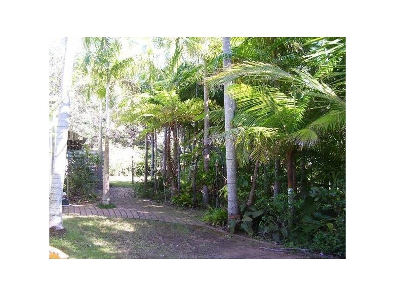 181 High Central Road, Macleay Island QLD 4184