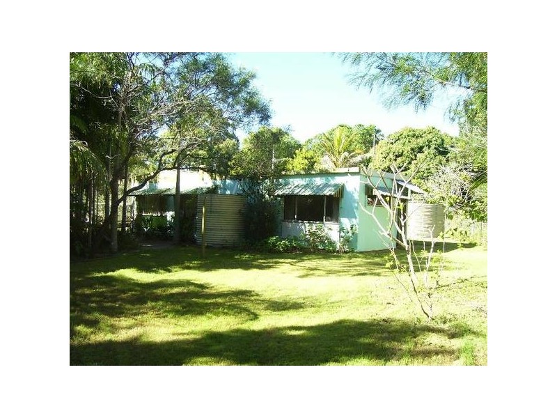 181 High Central Road, Macleay Island QLD 4184