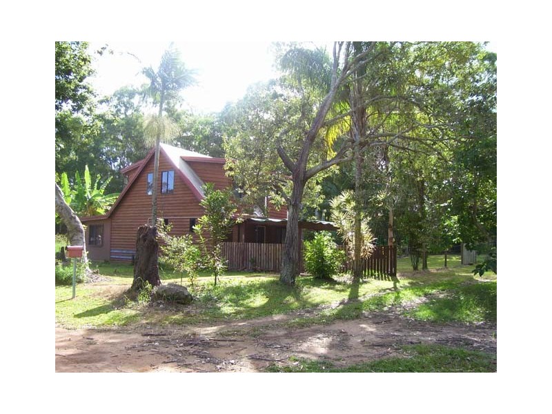 15 Pecan Street, Macleay Island QLD 4184