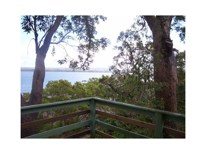 130 Western Road, Macleay Island QLD 4184