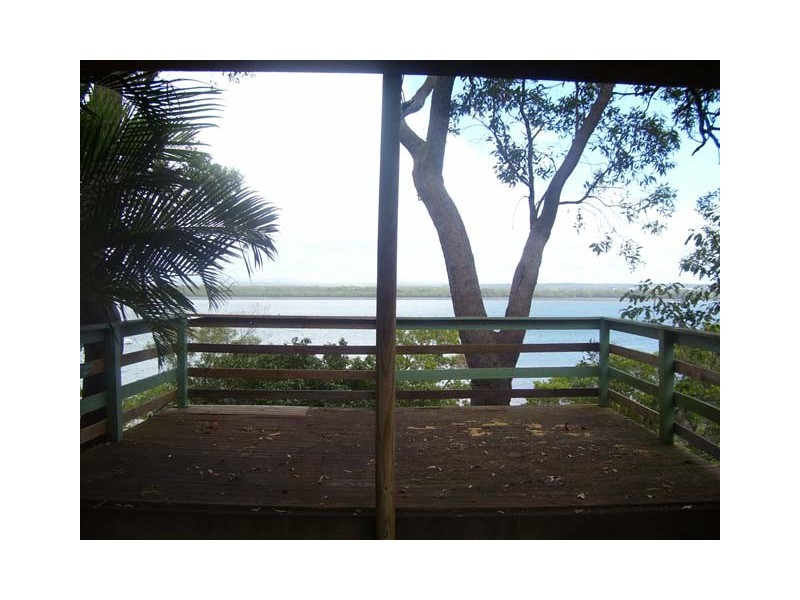 130 Western Road, Macleay Island QLD 4184