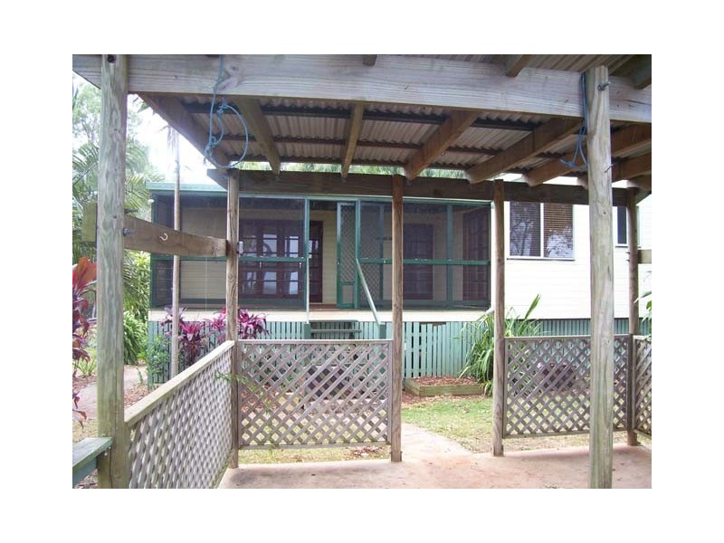 130 Western Road, Macleay Island QLD 4184