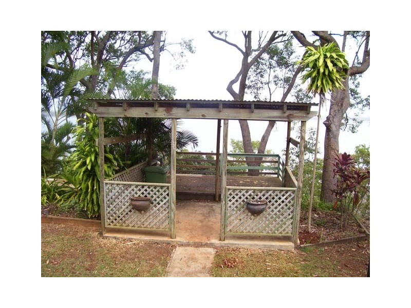 130 Western Road, Macleay Island QLD 4184