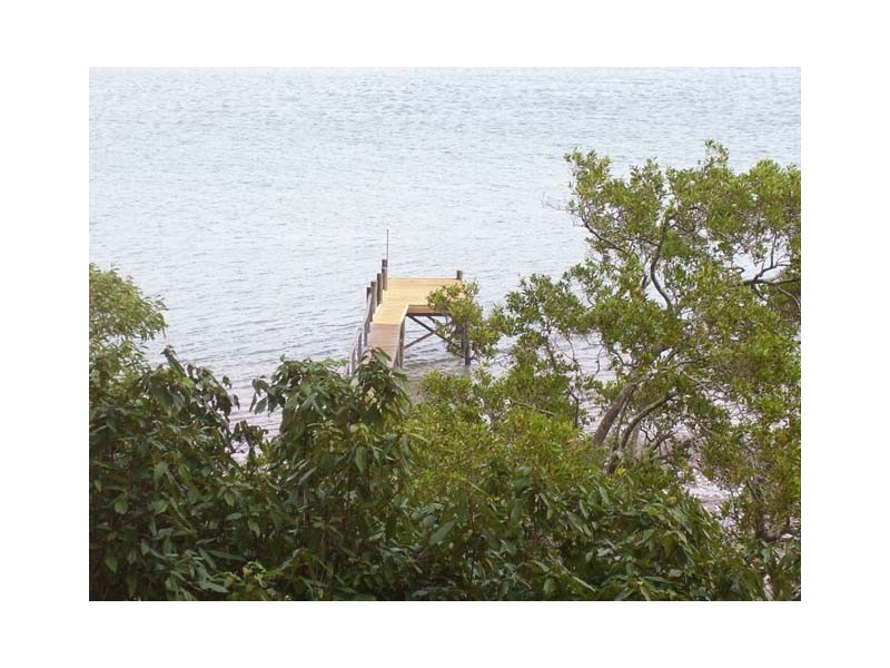130 Western Road, Macleay Island QLD 4184