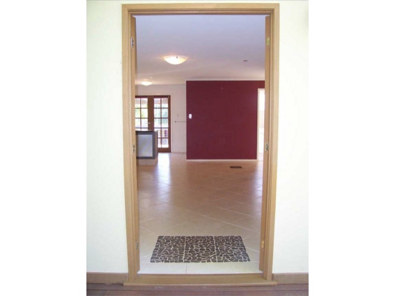 23 Scotts Road, Macleay Island QLD 4184