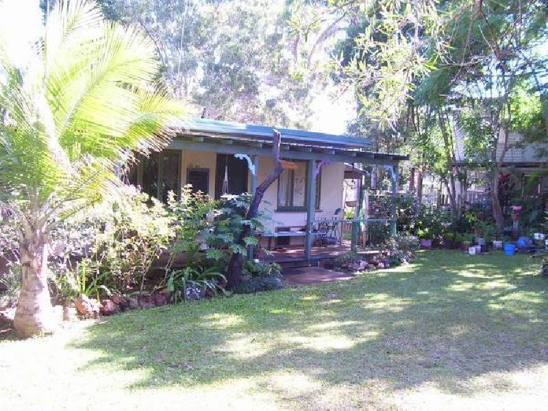 High Central Road, Macleay Island QLD 4184