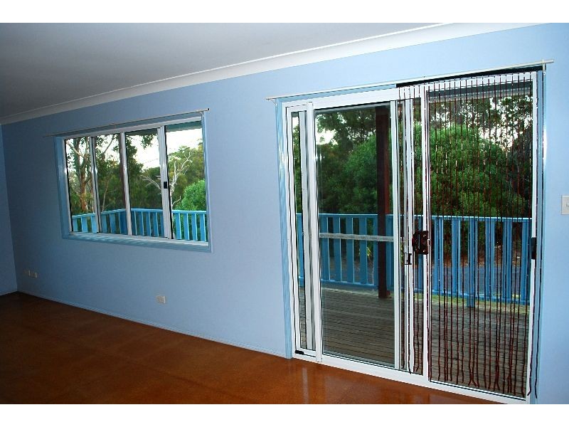 19 Baracoota Street, Macleay Island QLD 4184