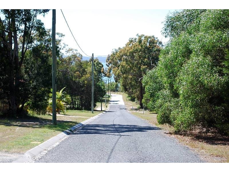 19 Baracoota Street, Macleay Island QLD 4184