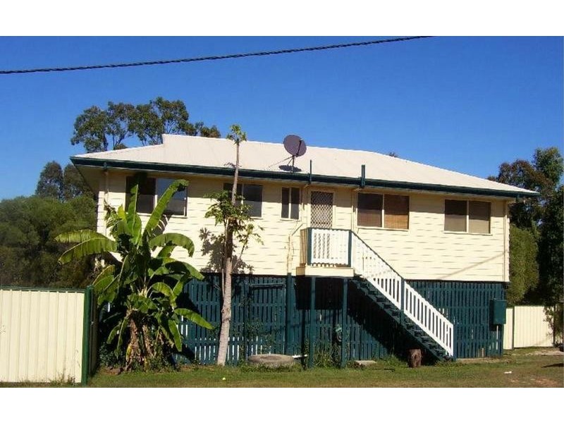 8 Camena Street, Macleay Island QLD 4184