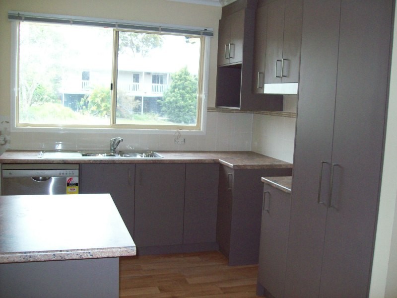 8 Camena Street, Macleay Island QLD 4184