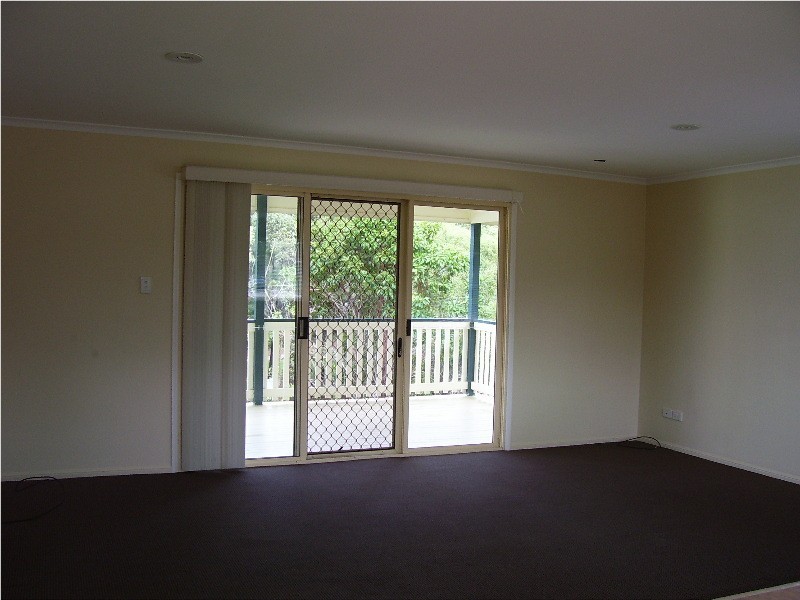 8 Camena Street, Macleay Island QLD 4184