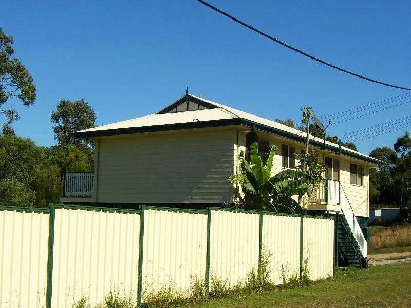 8 Camena Street, Macleay Island QLD 4184