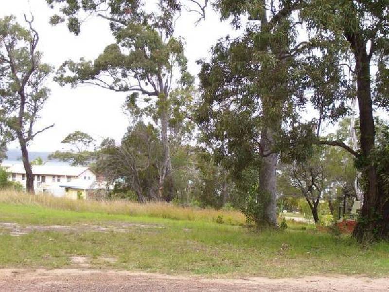 14 Alkira Street, Macleay Island QLD 4184