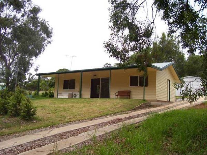 16 Waterside Drive, Macleay Island QLD 4184