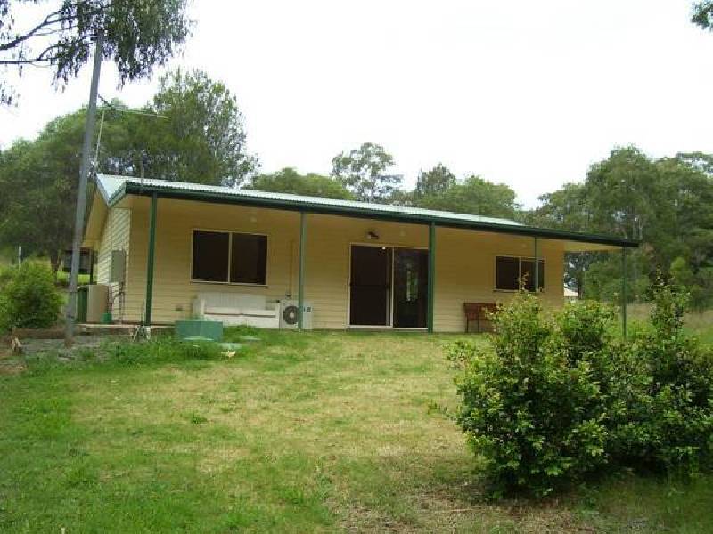 16 Waterside Drive, Macleay Island QLD 4184