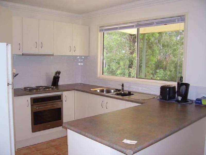 16 Waterside Drive, Macleay Island QLD 4184