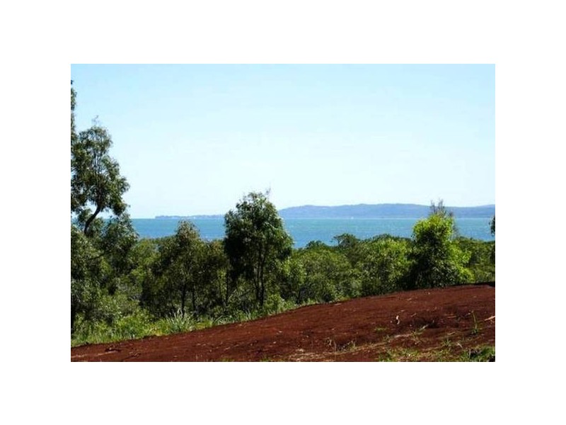 2 Causeway Drive, Macleay Island QLD 4184