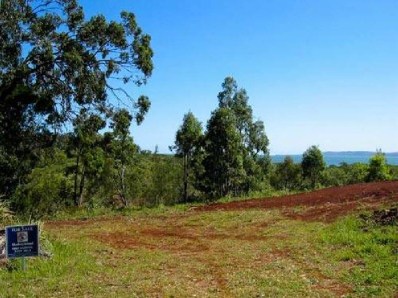 2 Causeway Drive, Macleay Island QLD 4184