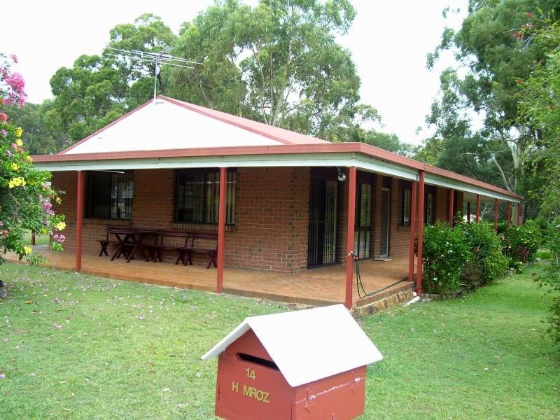 14 Dalpura Street, Macleay Island QLD 4184