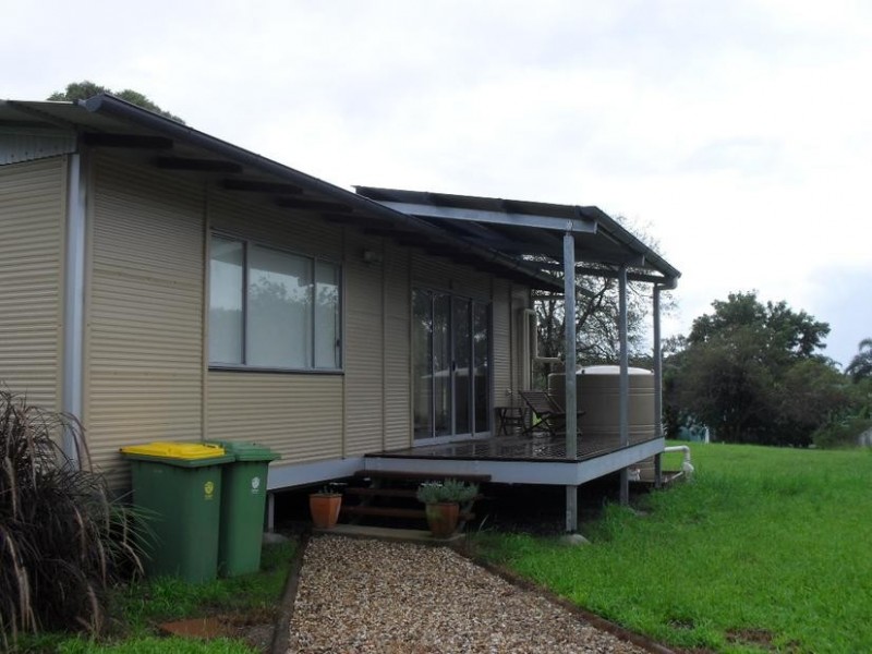 17 Cressy Street, Macleay Island QLD 4184