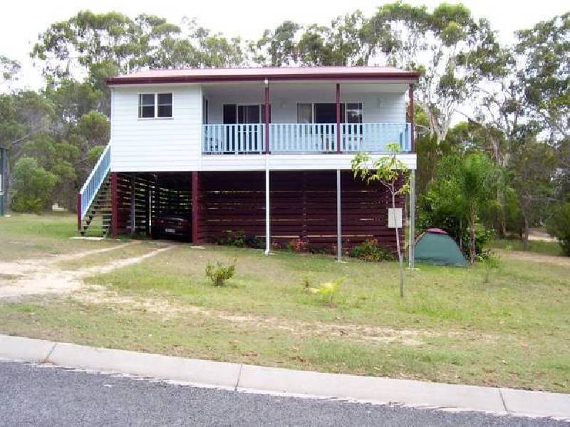 19 Baracoota Street, Macleay Island QLD 4184