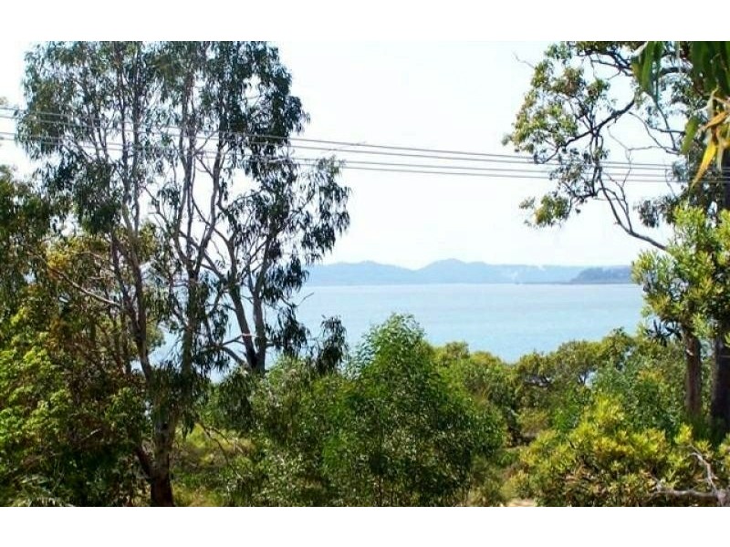 15 Koonwarra Parade, Macleay Island QLD 4184