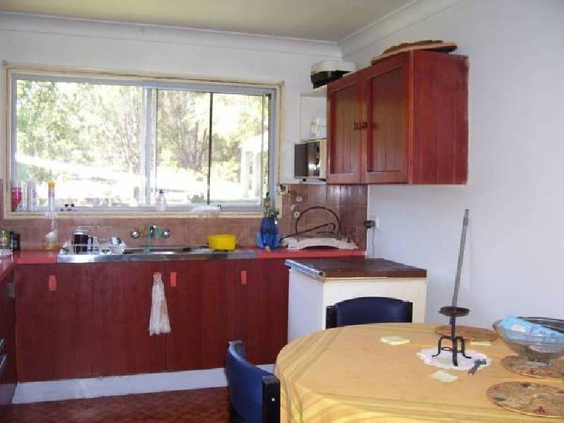 160 High Central Road, Macleay Island QLD 4184