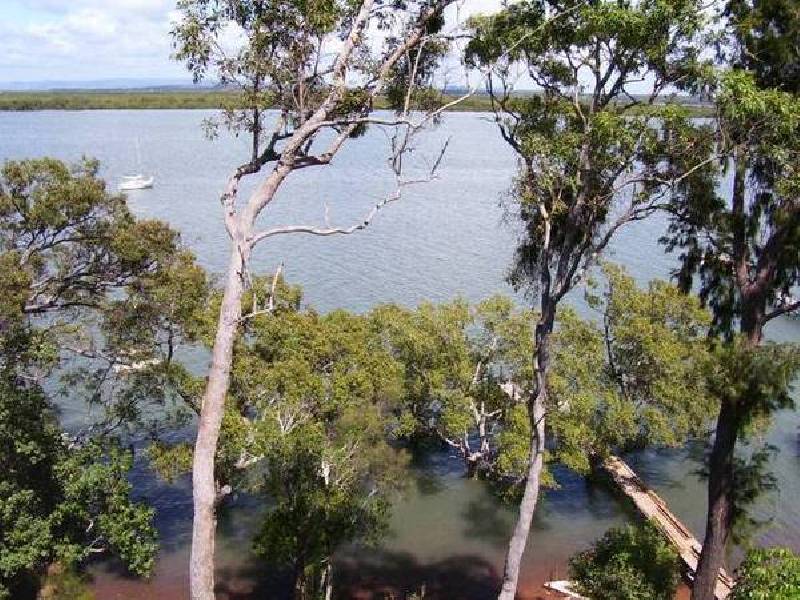 126 Western Road, Macleay Island QLD 4184