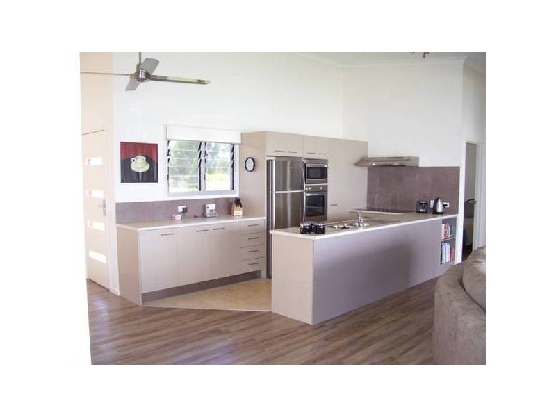 126 Western Road, Macleay Island QLD 4184