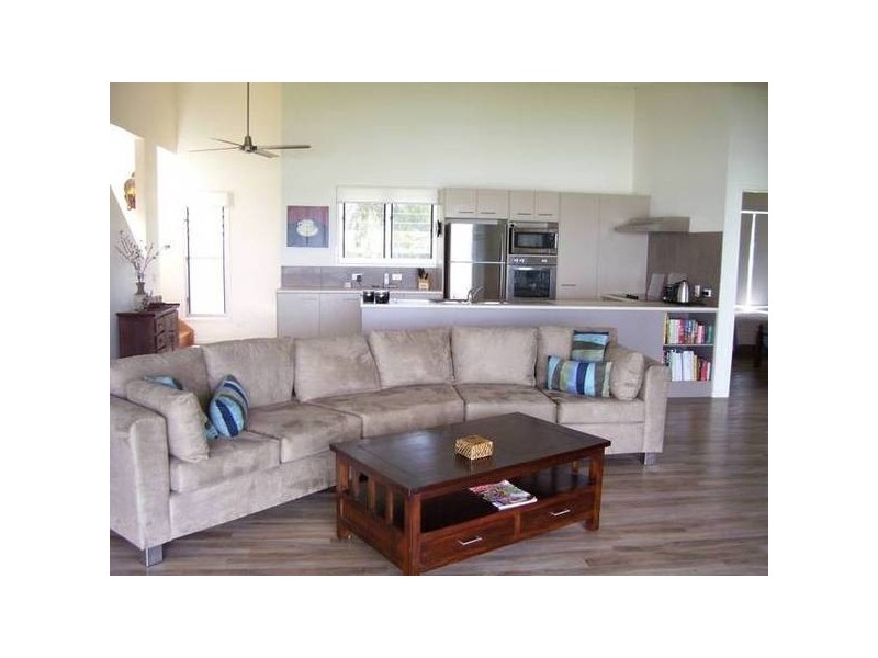 126 Western Road, Macleay Island QLD 4184