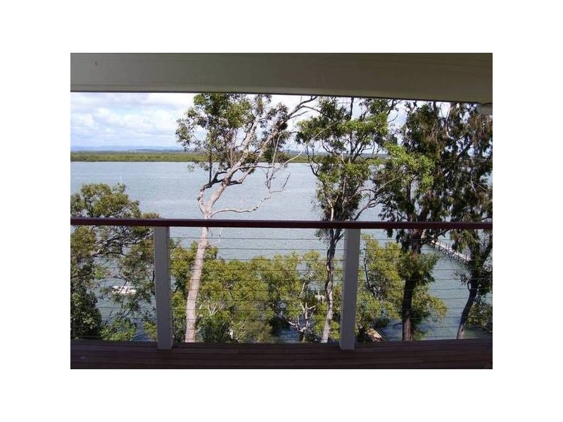 126 Western Road, Macleay Island QLD 4184