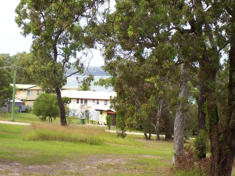 13 Alkira Street, Macleay Island QLD 4184