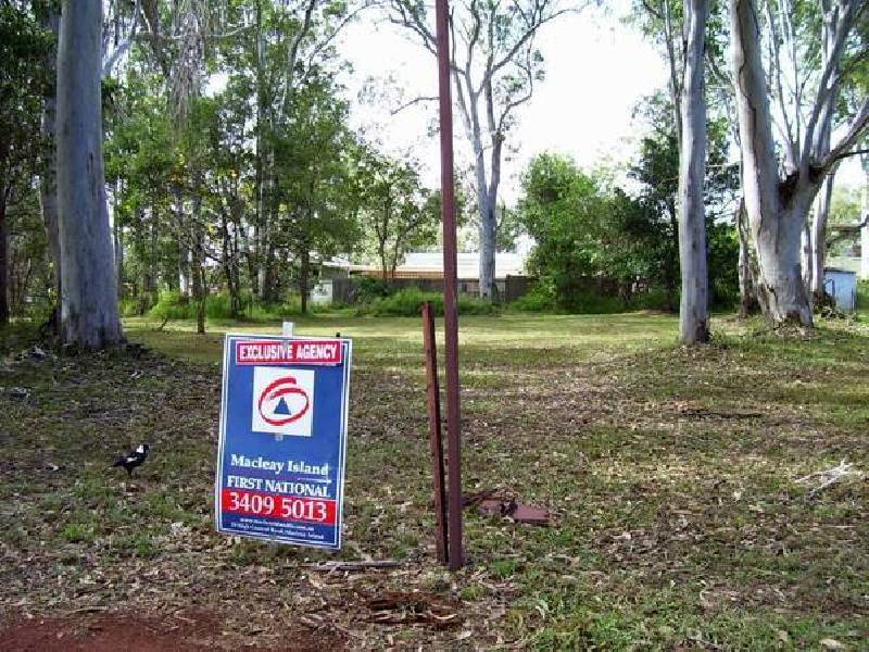 24 Cliff Terrace, Macleay Island QLD 4184