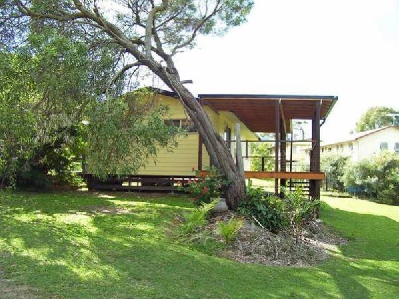 32 Mawarra Street, Macleay Island QLD 4184