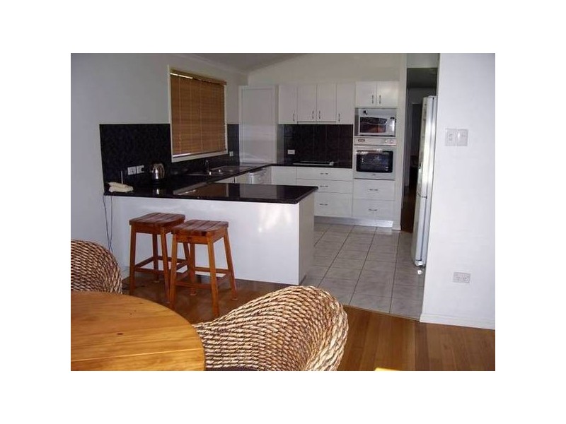 11 Cross, Macleay Island QLD 4184