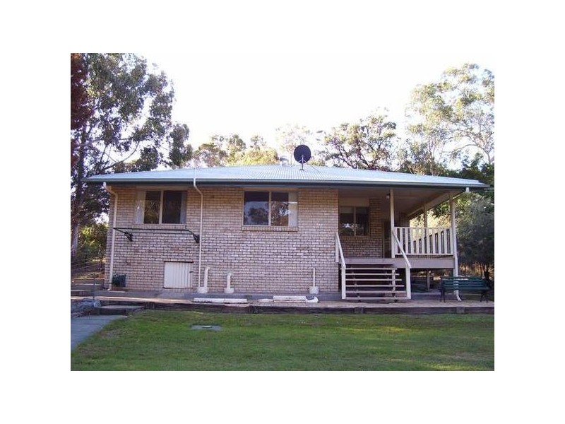 4 Cathy Street, Macleay Island QLD 4184