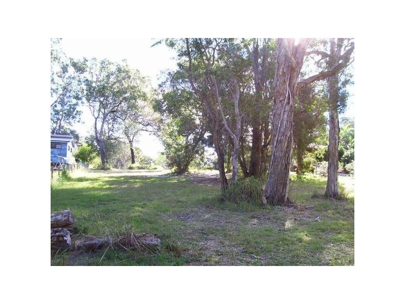 Kardinia Street, Macleay Island QLD 4184