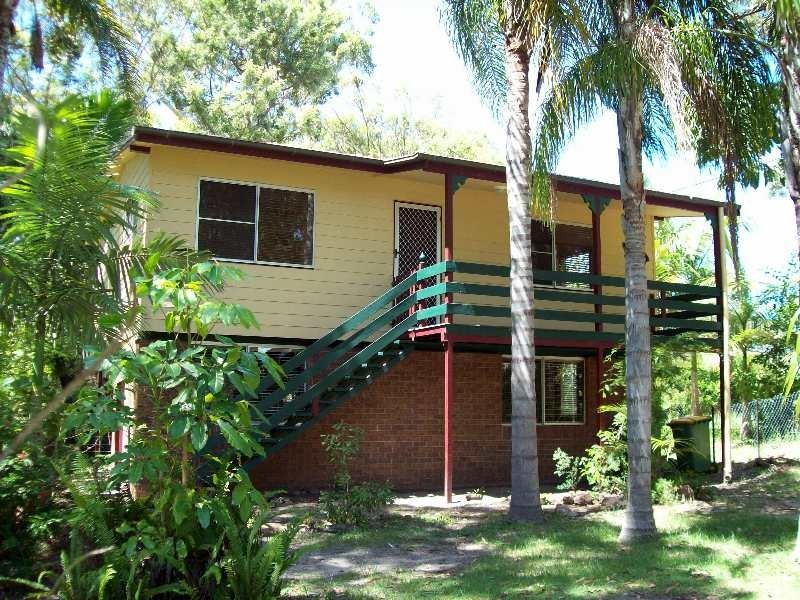 15 Kooberry, Macleay Island QLD 4184