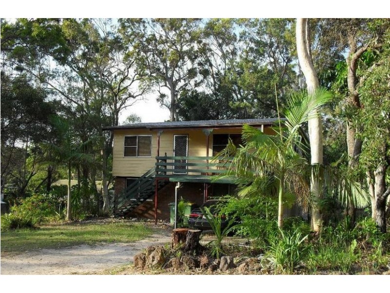 15 Kooberry, Macleay Island QLD 4184