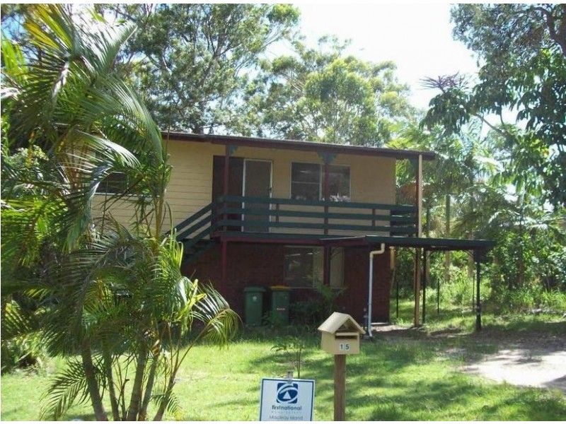 15 Kooberry, Macleay Island QLD 4184