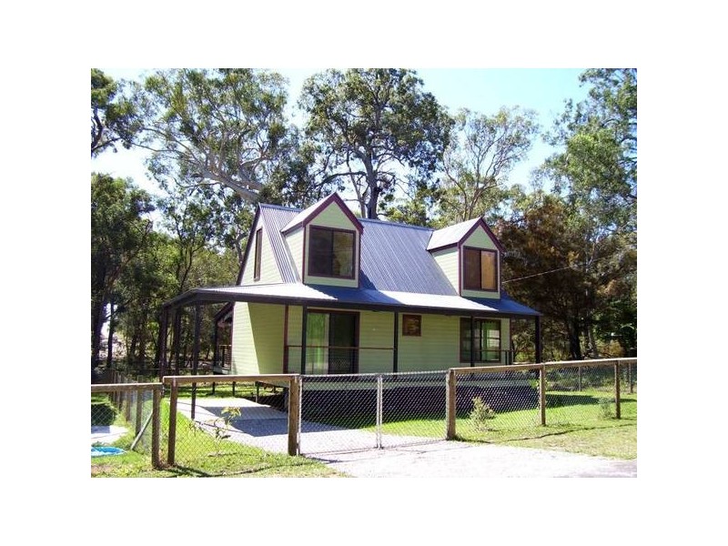 13 Noogie Street, Macleay Island QLD 4184