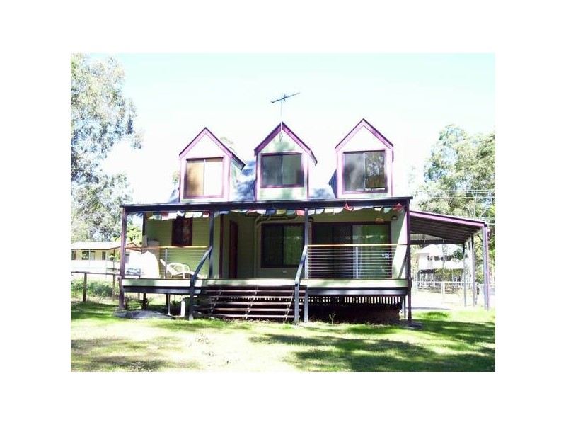 13 Noogie Street, Macleay Island QLD 4184