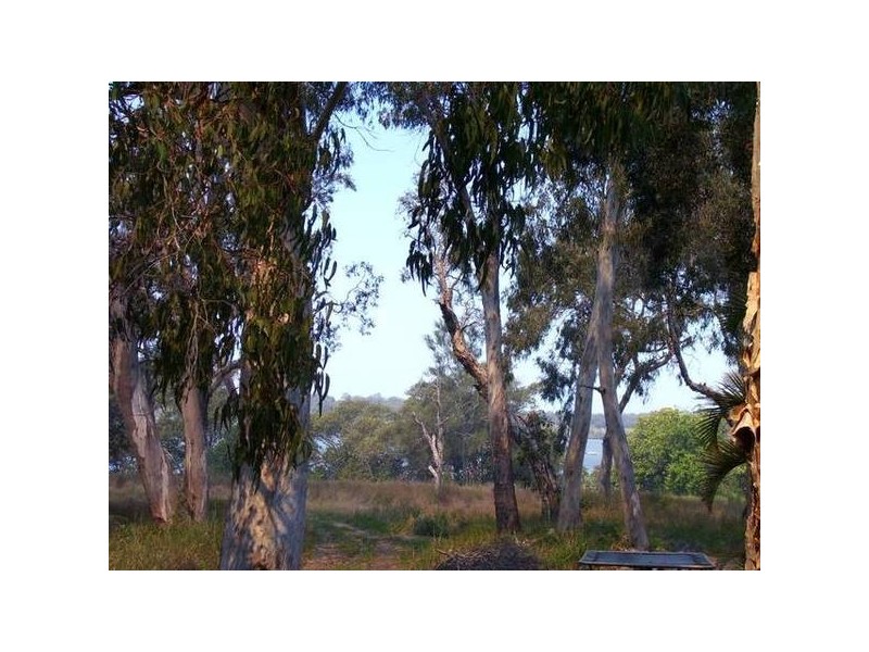 33 Marine Street, Macleay Island QLD 4184