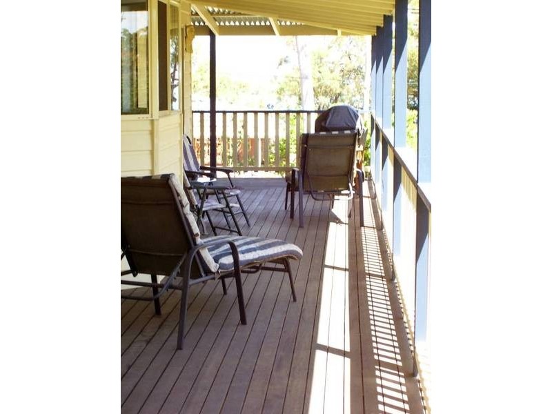 28 Coast Road, Macleay Island QLD 4184
