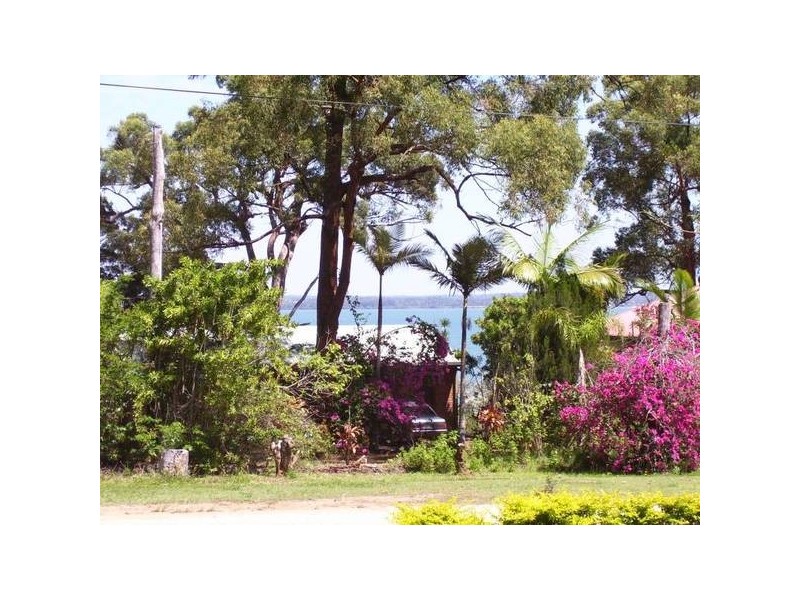 28 Coast Road, Macleay Island QLD 4184